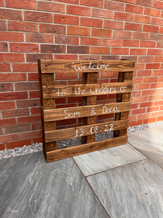 Rustic Pallet Welcome Sign